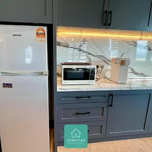 Jomstay Octagon Apartment